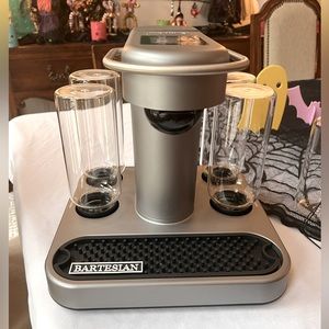 Bartesian cocktail maker